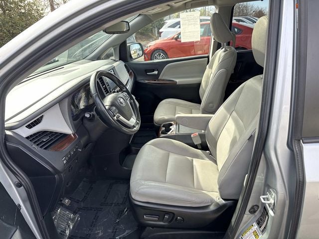 2020 Toyota Sienna Limited Premium 7 Passenger