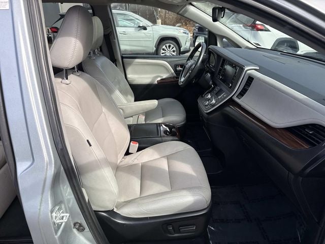 2020 Toyota Sienna Limited Premium 7 Passenger