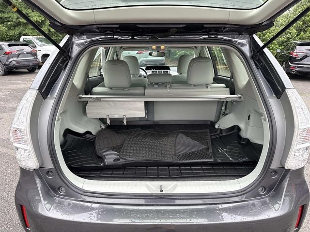 2013 Toyota Prius v Five