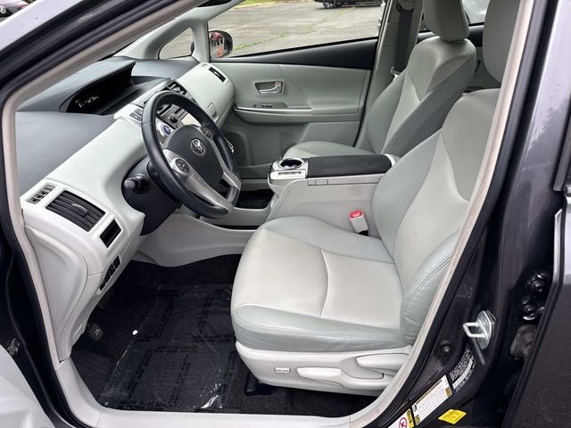 2013 Toyota Prius v Five