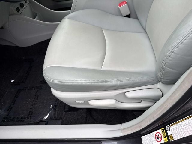 2013 Toyota Prius v Five
