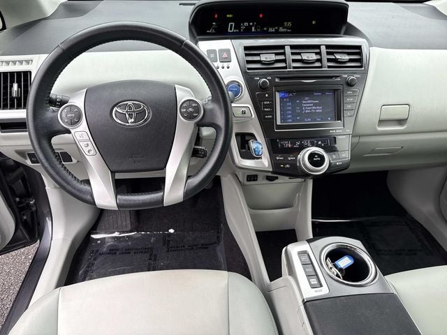 2013 Toyota Prius v Five