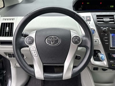 2013 Toyota Prius v Five