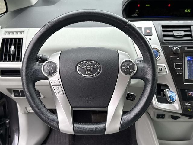 2013 Toyota Prius v Five