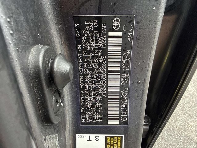 2013 Toyota Prius v Five