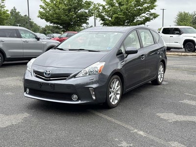 2013 Toyota Prius v Five