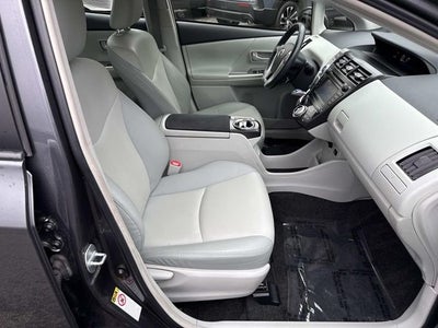 2013 Toyota Prius v Five