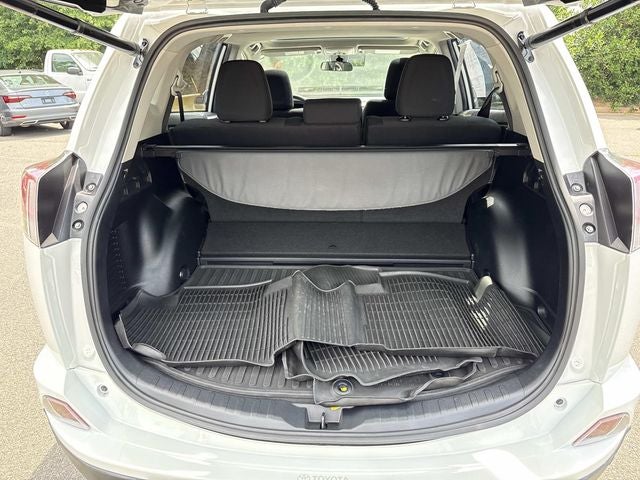 2016 Toyota RAV4 Hybrid XLE
