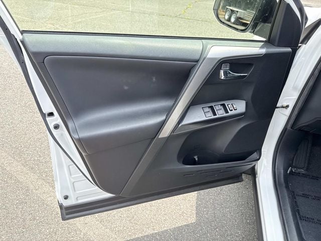 2016 Toyota RAV4 Hybrid XLE
