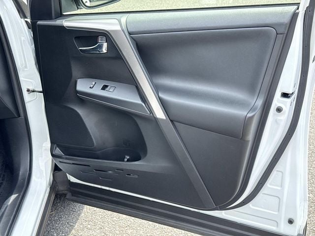 2016 Toyota RAV4 Hybrid XLE