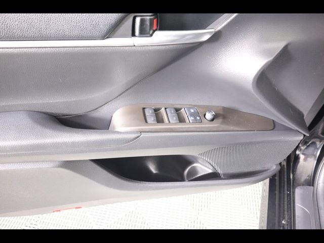 2021 Toyota Camry Hybrid LE