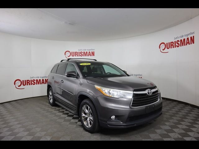 2016 Toyota Highlander LE V6