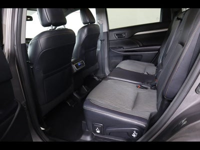 2016 Toyota Highlander LE V6