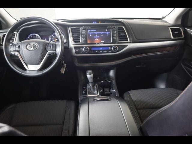 2016 Toyota Highlander LE V6