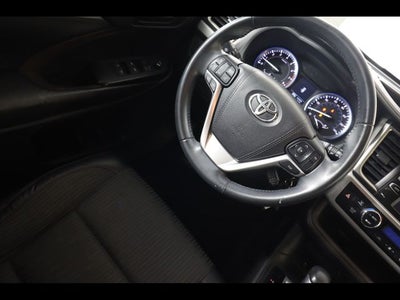 2016 Toyota Highlander LE V6