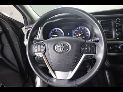 2016 Toyota Highlander LE V6