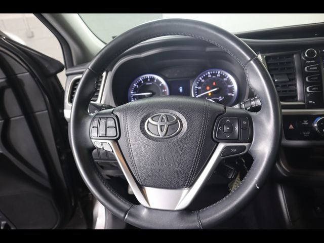 2016 Toyota Highlander LE V6