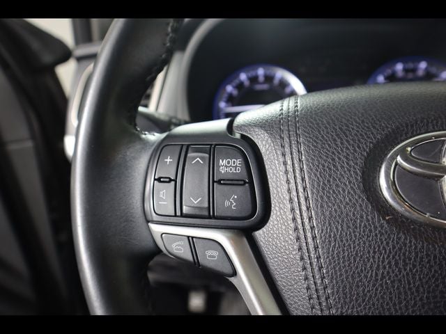 2016 Toyota Highlander LE V6