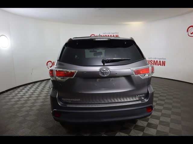 2016 Toyota Highlander LE V6