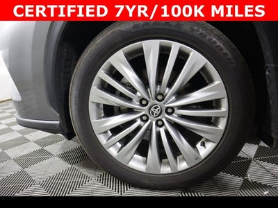 2025 Toyota Highlander Hybrid Platinum