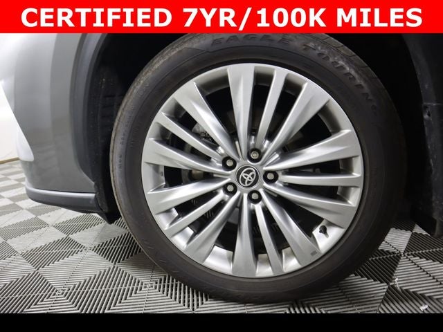 2025 Toyota Highlander Hybrid Platinum
