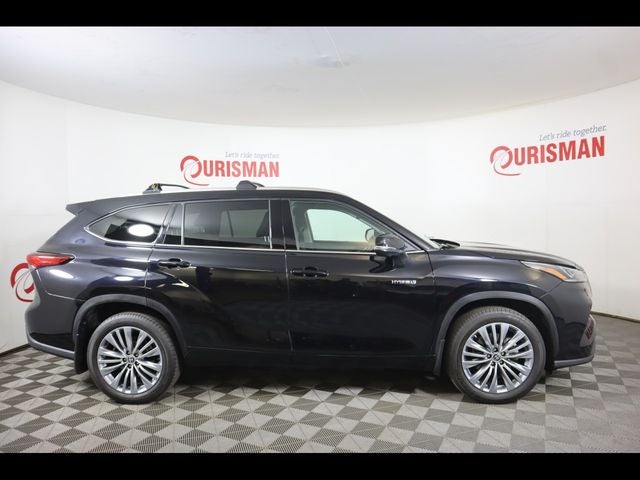 2022 Toyota Highlander Hybrid Platinum
