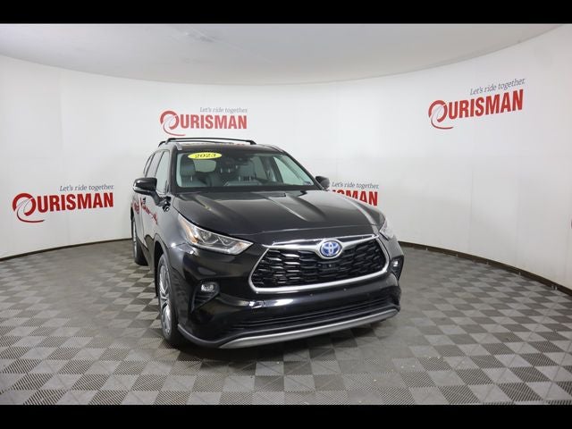 2022 Toyota Highlander Hybrid Platinum