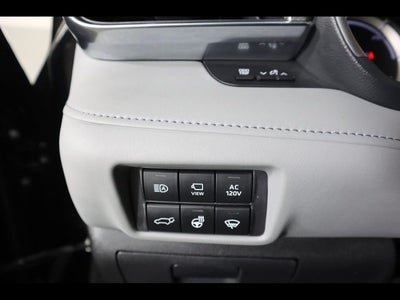 2022 Toyota Highlander Hybrid Platinum