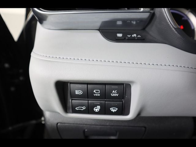 2022 Toyota Highlander Hybrid Platinum