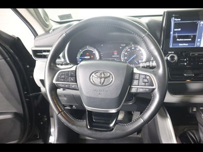 2022 Toyota Highlander Hybrid Platinum