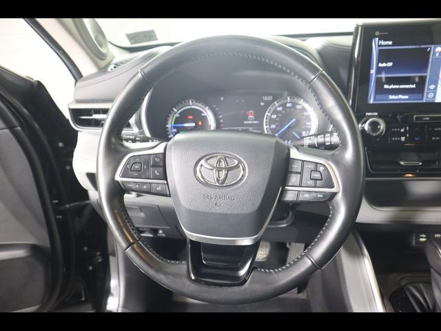 2022 Toyota Highlander Hybrid Platinum