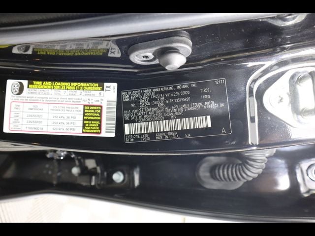 2022 Toyota Highlander Hybrid Platinum