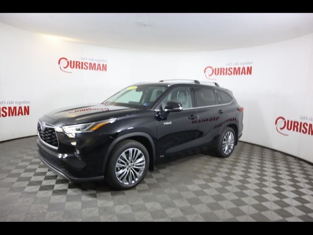 2022 Toyota Highlander Hybrid Platinum