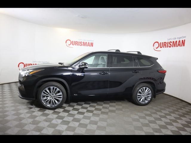 2022 Toyota Highlander Hybrid Platinum