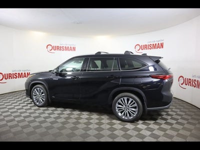 2022 Toyota Highlander Hybrid Platinum