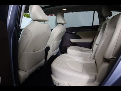2021 Toyota Highlander Hybrid Platinum