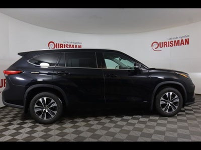 2022 Toyota Highlander Hybrid XLE