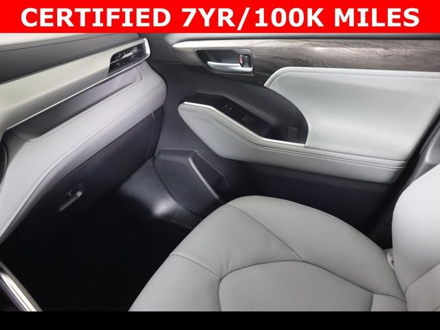 2025 Toyota Highlander Platinum