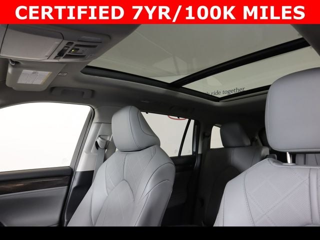 2025 Toyota Highlander Platinum