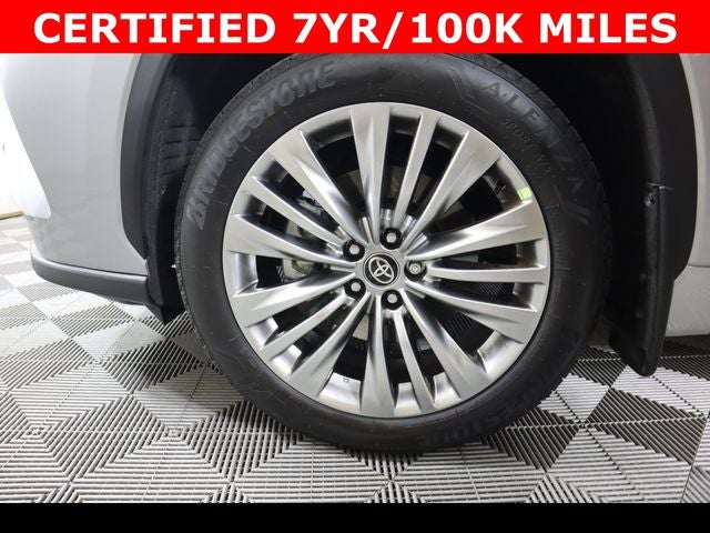 2025 Toyota Highlander Platinum