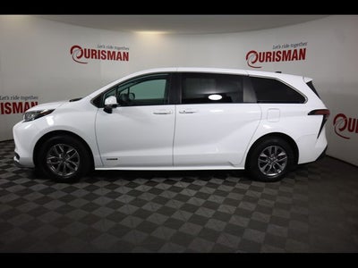 2021 Toyota Sienna LE 8 Passenger