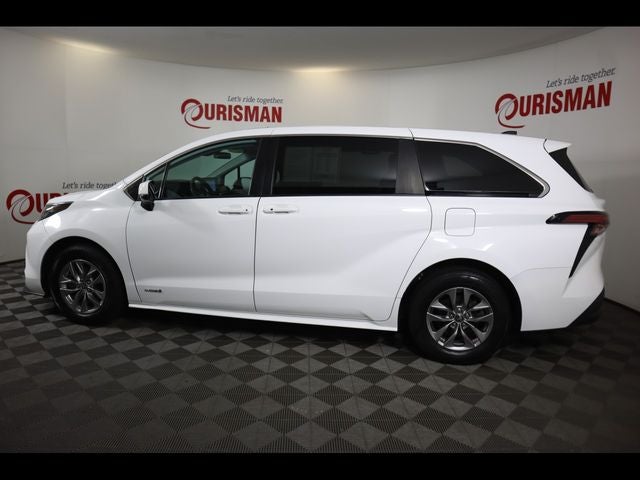 2021 Toyota Sienna LE 8 Passenger