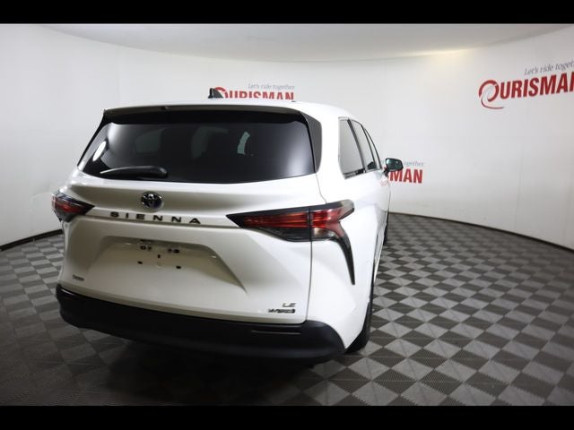 2021 Toyota Sienna LE 8 Passenger