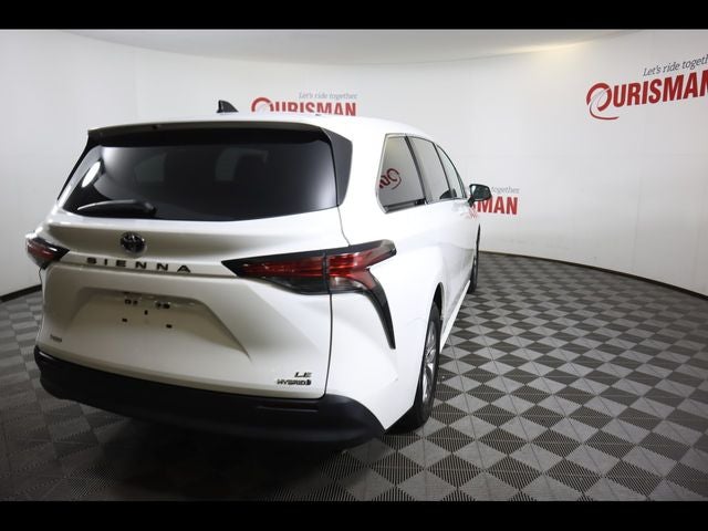 2021 Toyota Sienna LE 8 Passenger