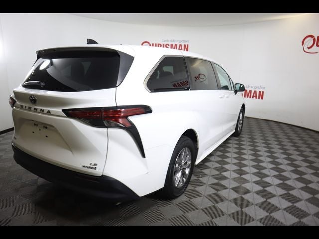 2021 Toyota Sienna LE 8 Passenger