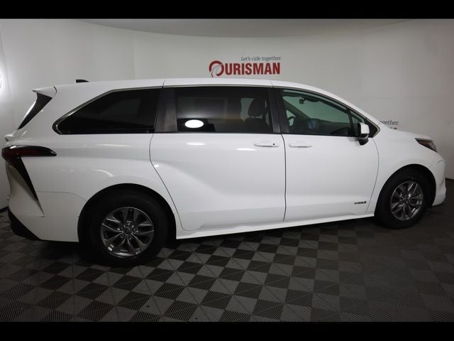 2021 Toyota Sienna LE 8 Passenger