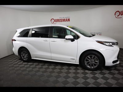 2021 Toyota Sienna LE 8 Passenger