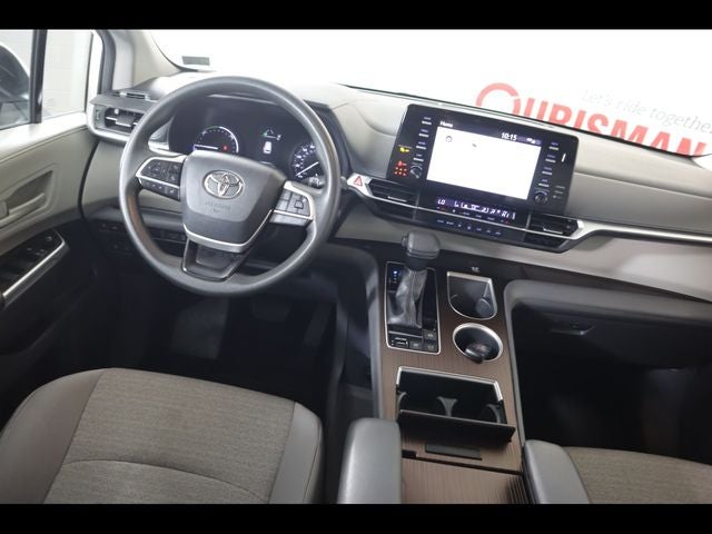 2021 Toyota Sienna LE 8 Passenger
