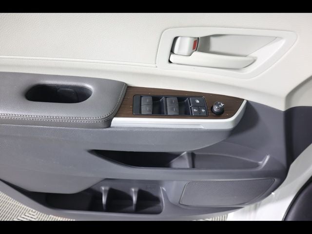 2021 Toyota Sienna LE 8 Passenger