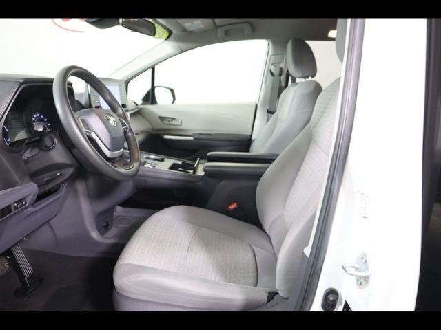 2021 Toyota Sienna LE 8 Passenger